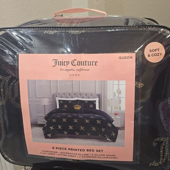 Juicy Couture Home Gold Foil JC Logo 8-PC Printed Queen Bed Set - Picture 3 of 6